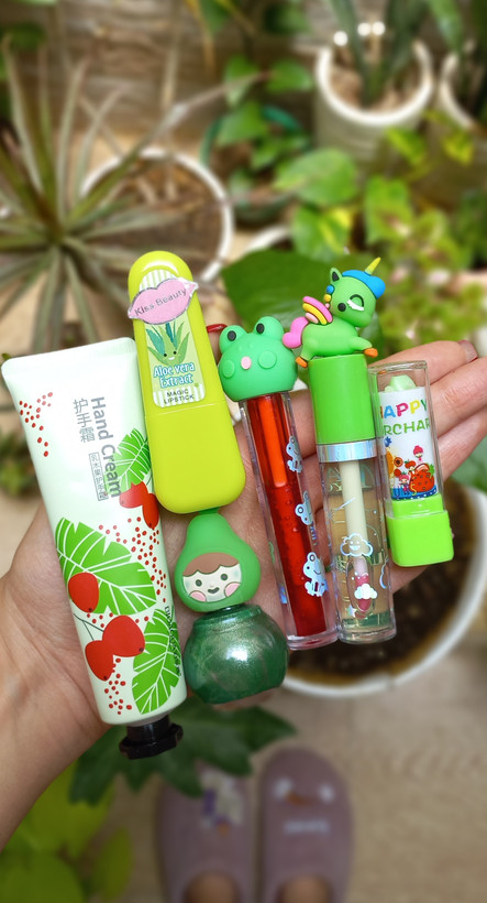 خرید و قیمت پک لوازم آرایشی سبز