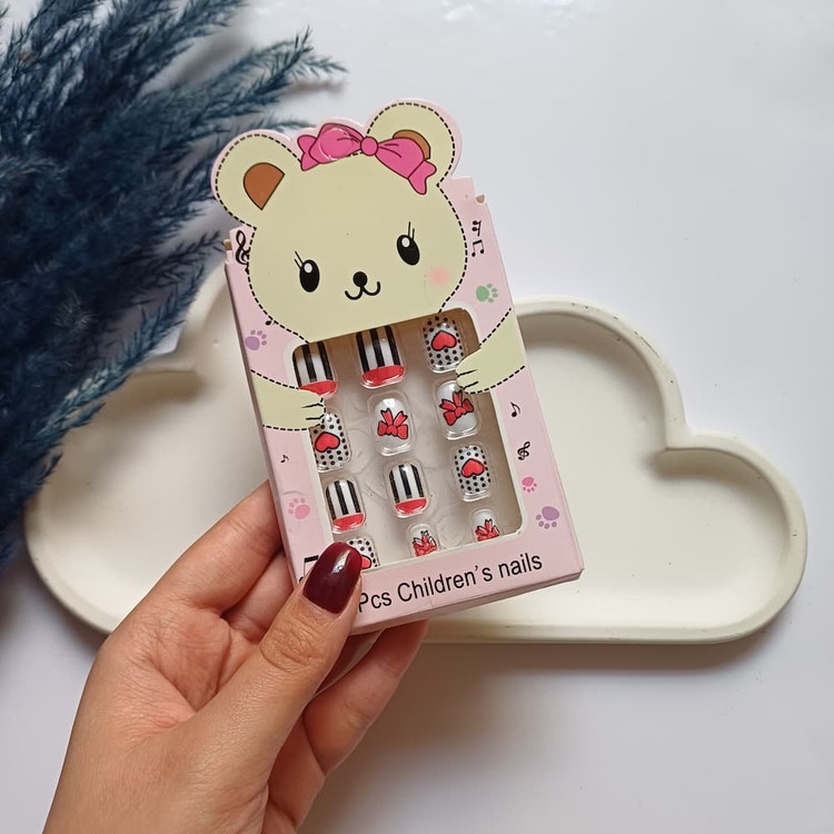 ناخن مصنوعی خوش رنگ