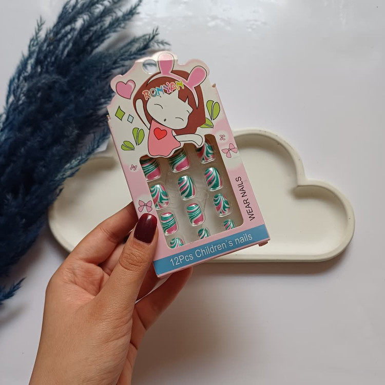 خرید ناخن مصنوعی طرح دار آبی