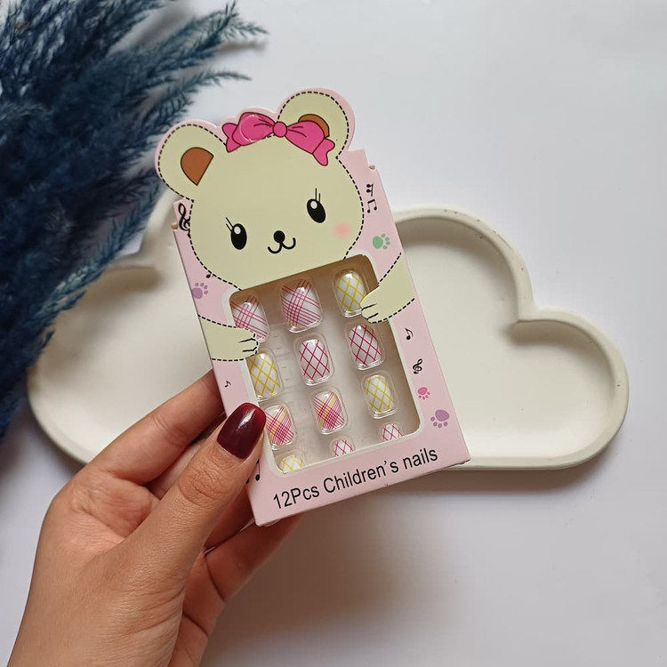 خرید آنلاین ناخن مصنوعی چسب دار