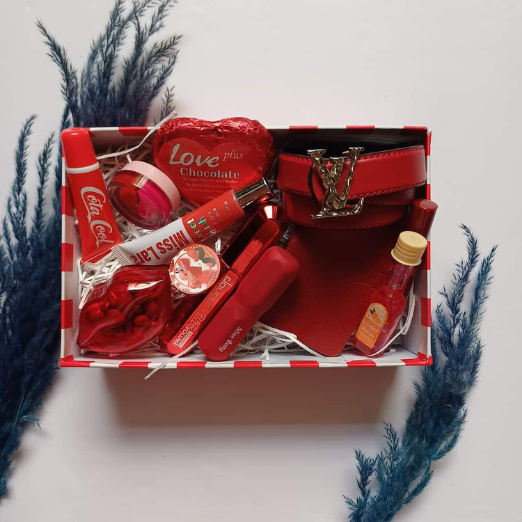 قیمت و خرید آنلاین پک ولنتاینی قرمز