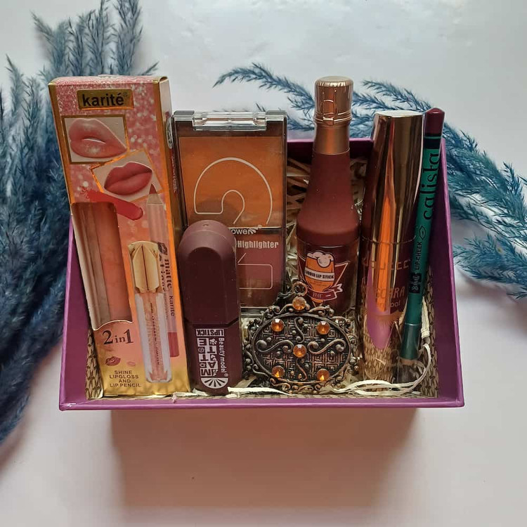 قیمت و خرید آنلاین پک هدیه ولنتاین آرایشی و مراقبتی