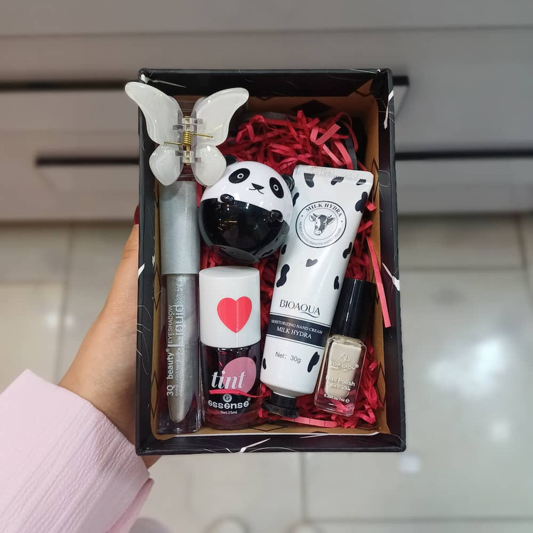 قیمت و خرید آنلاین پک هدیه روز دختر