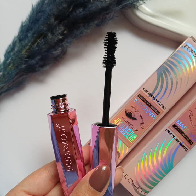 خرید ریمل حجمدهنده و بلندکننده مژه Huda Moji